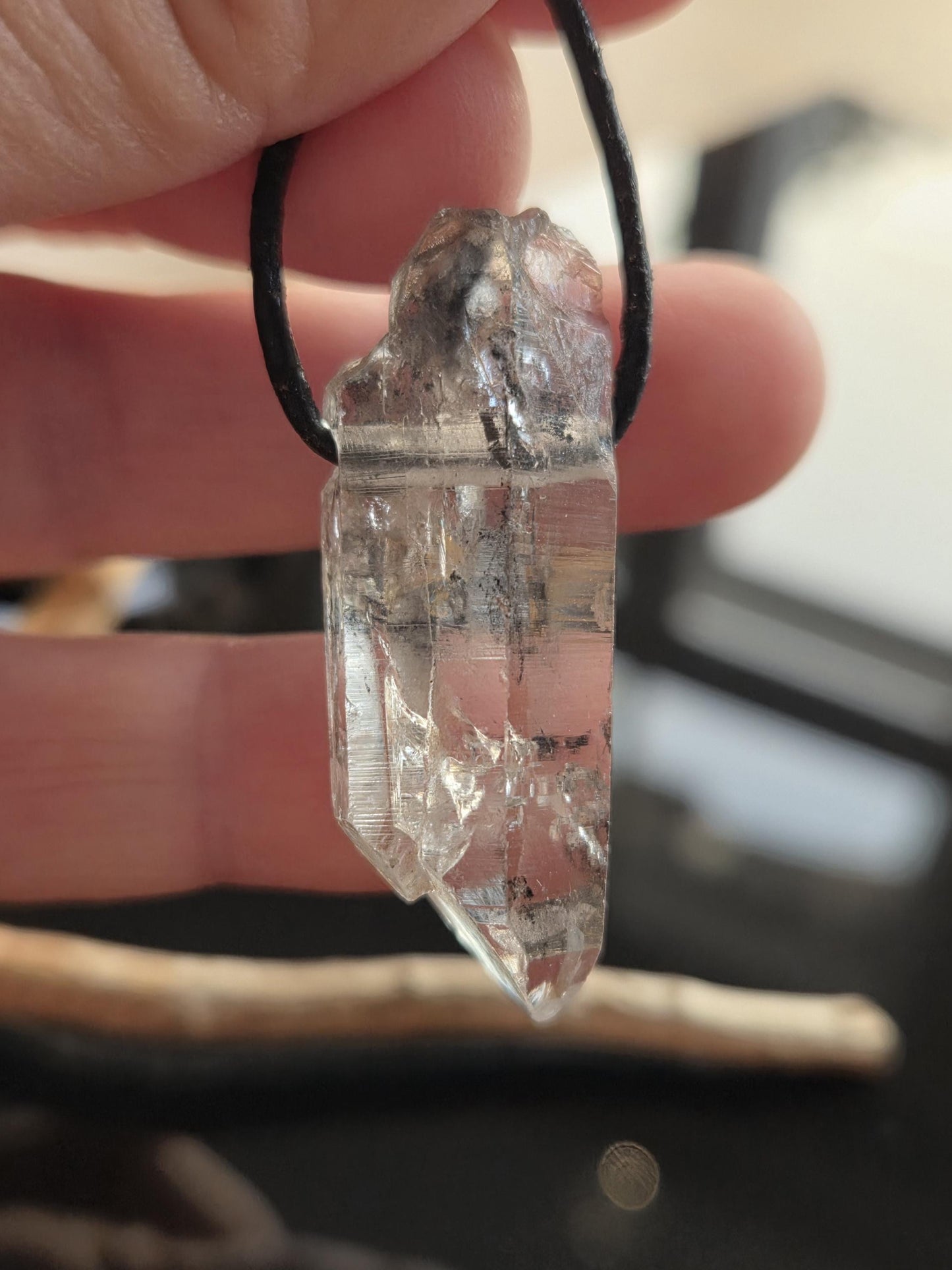 Magischer Lemurian Quarz Kristall Doppelender, Lemuria mit Yin Code, Kristallspitze Anhänger, gebohrt, mit tollem Innenleben Inclusen