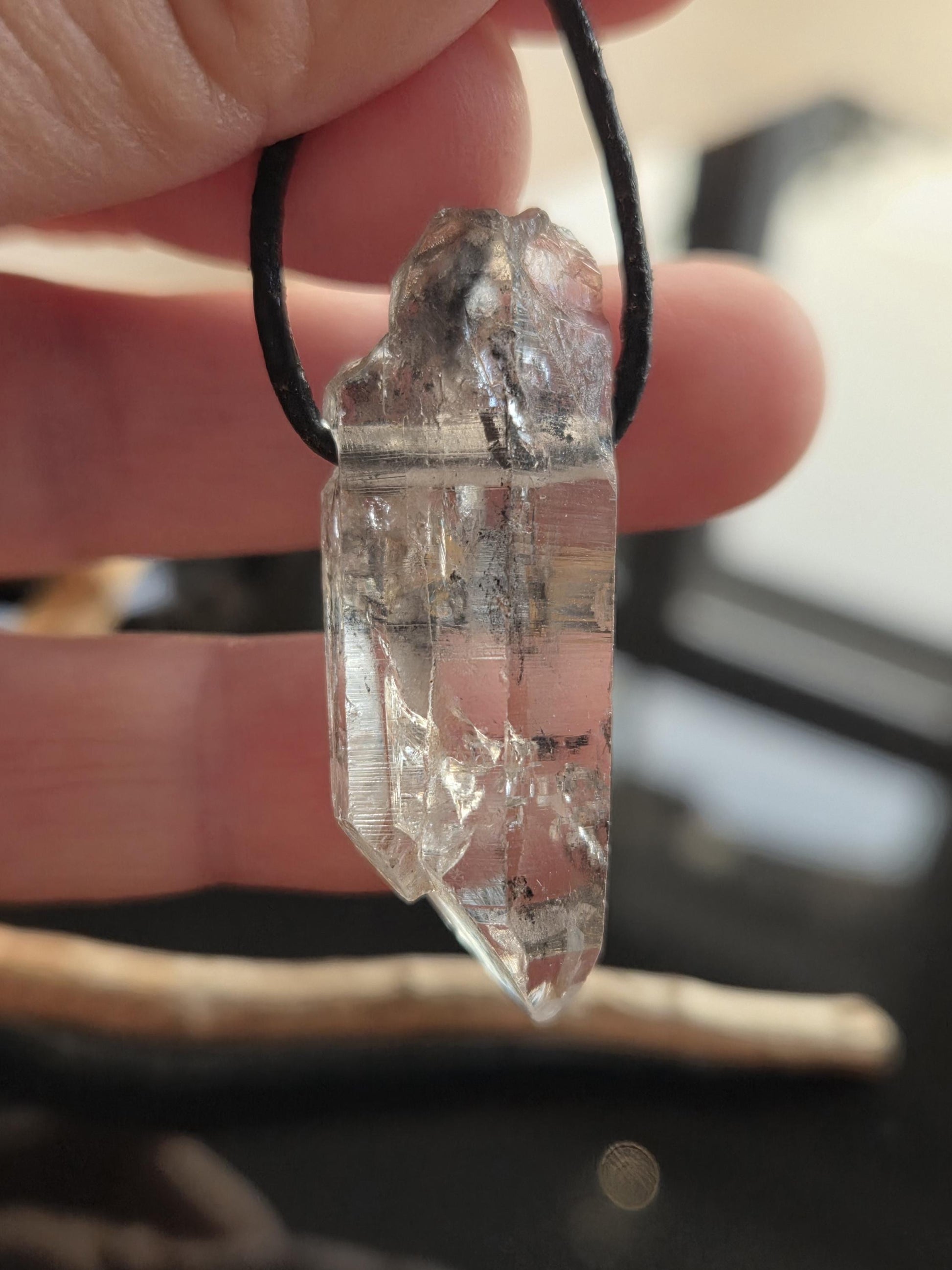 Magischer Lemurian Quarz Kristall Doppelender, Lemuria mit Yin Code, Kristallspitze Anhänger, gebohrt, mit tollem Innenleben Inclusen