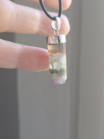 Auralit 23 Auralite 23, super seven, melody stone Cacoxenit Amethyst Anhänger, an 925er Silber Kappe und 925erSilberÖse