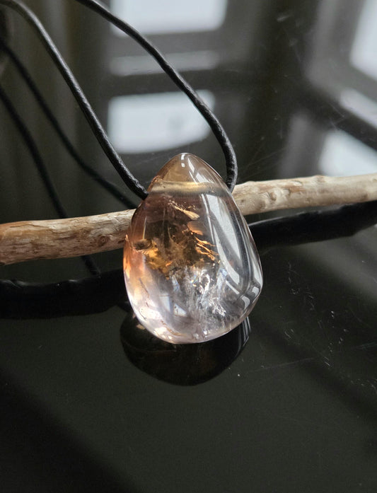 Ametrin Anhänger Amethyst mit Citrin, 30 x 21 x 12 mm, gebohrt, am Lederband, selten geworden!