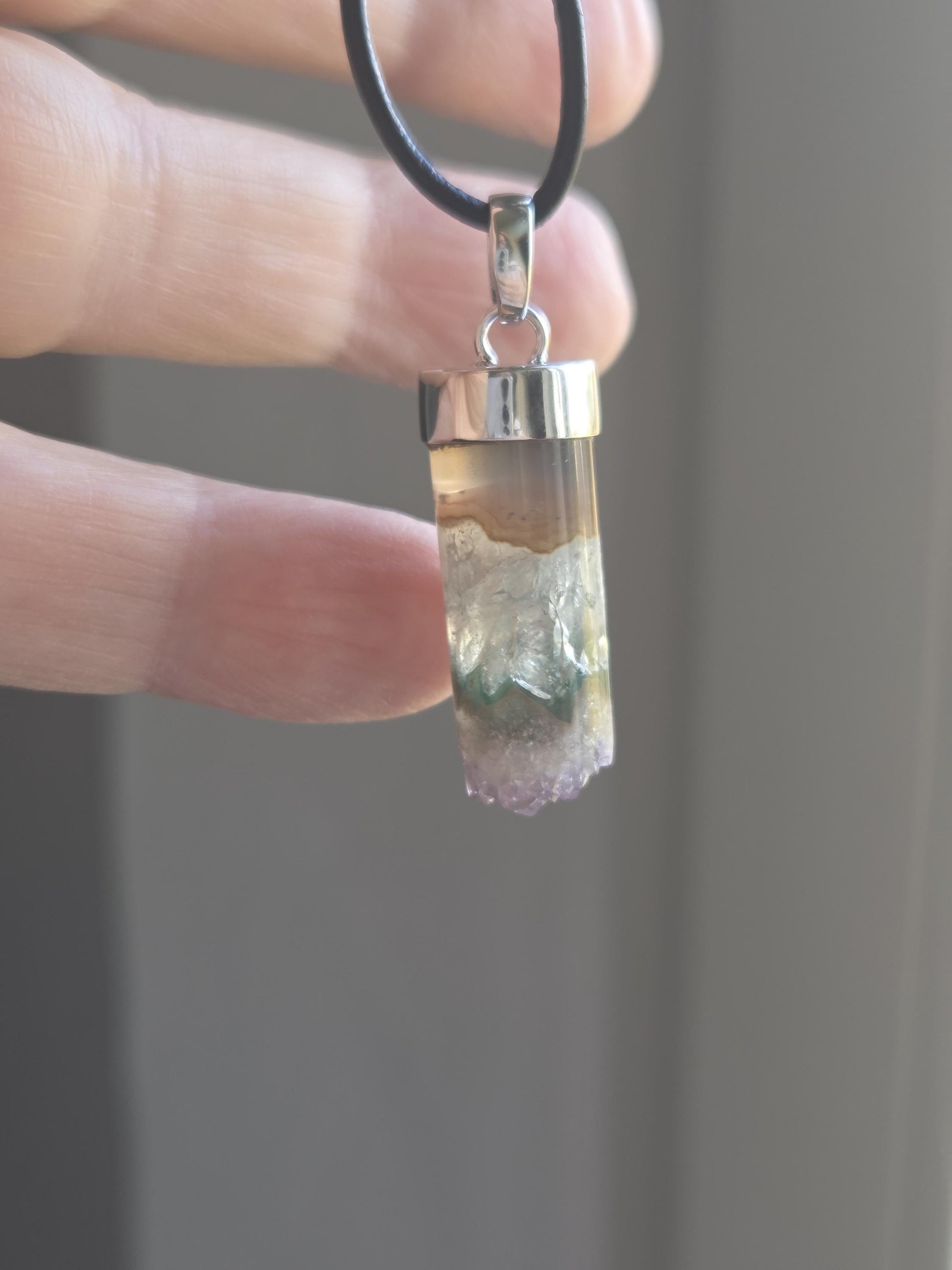 Auralit 23 Auralite 23, super seven, melody stone Cacoxenit Amethyst Anhänger, an 925er Silber Kappe und 925erSilberÖse