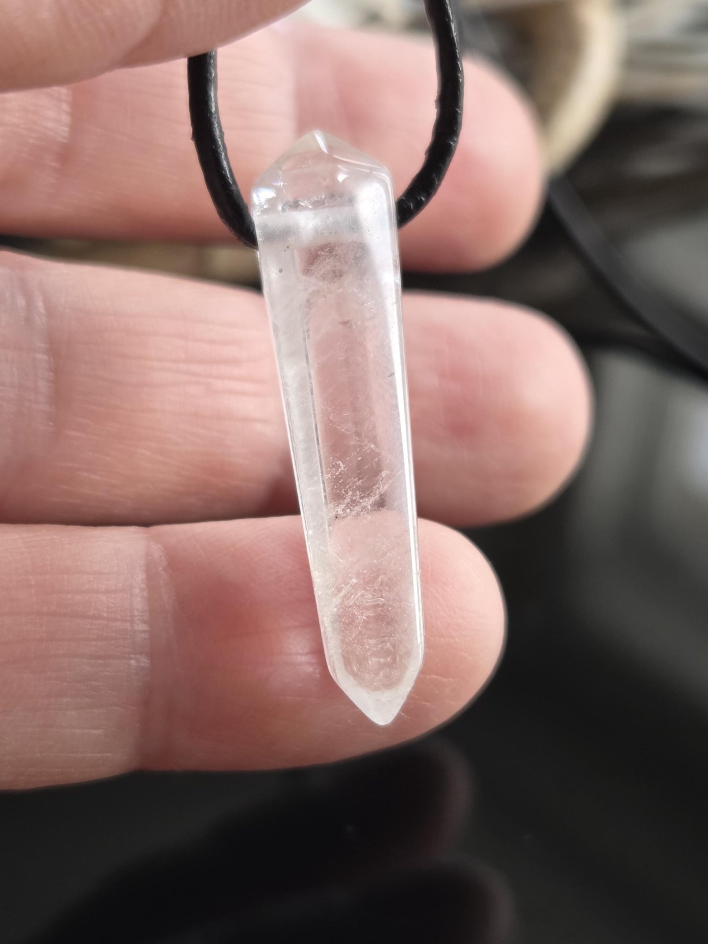 Bergkristall Spitze Doppelspitze Anhänger, 35 x 9 x 9 mm, gebohrt, an verstellbarem Lederband