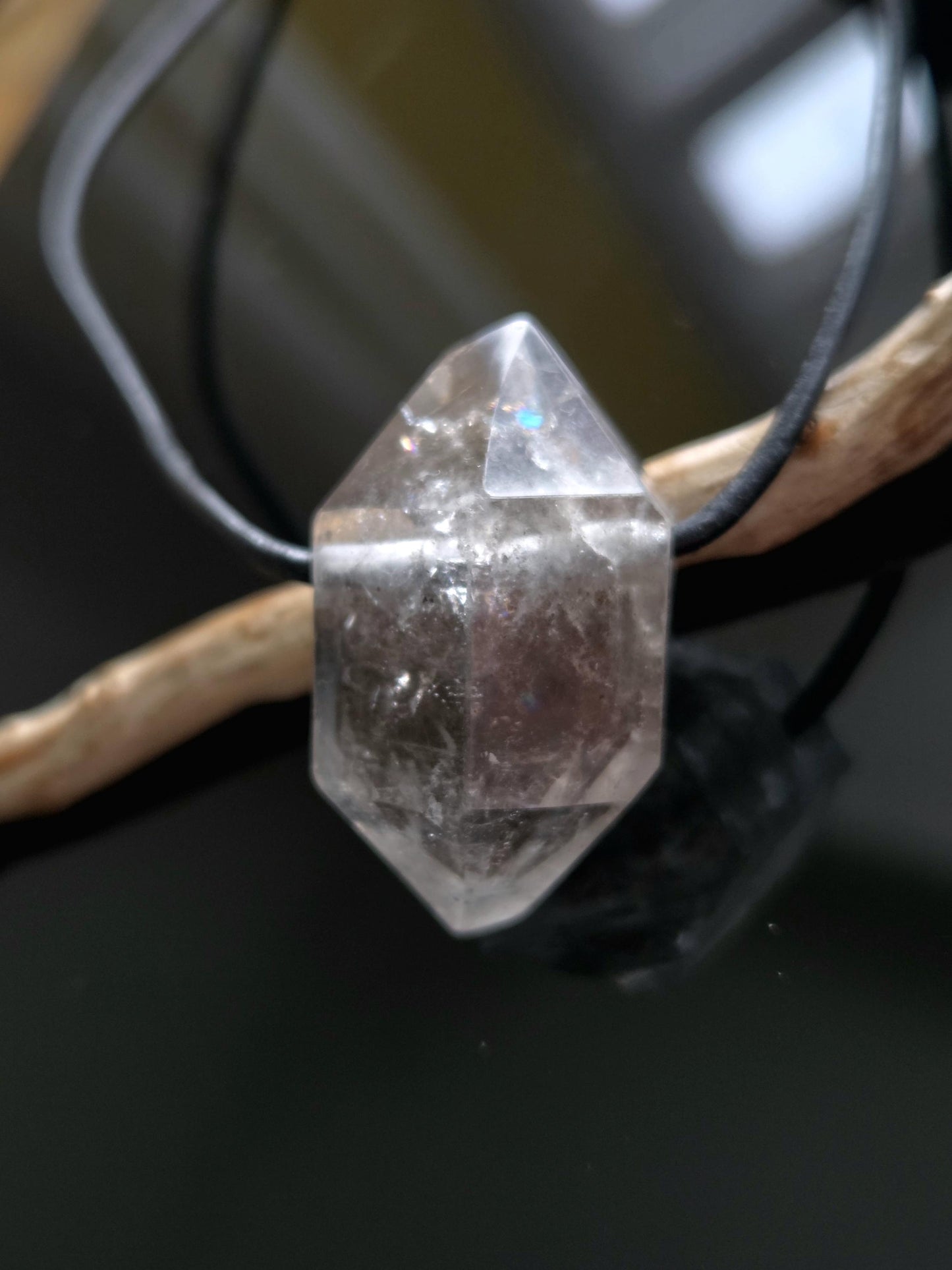 Herkimer Diamant Channeling Kristall mit Inclusen Doppelender Doppelspitze Anhänger 31 x 18 x 15 mm, gebohrt, an verstellbarem Lederband