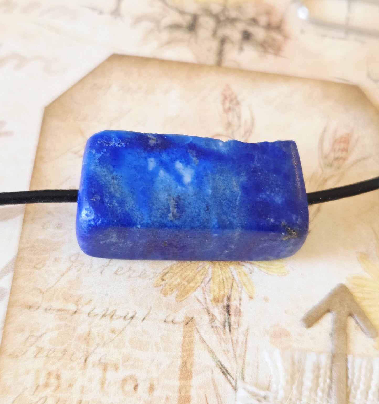 Lapislazuli Lapis Lazuli Anhänger, Stein der Engel, 14 x 27 x 11 mm, gebohrt, an verstellbarem Lederband