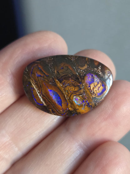 Koroit Boulder Opal wunderschöner Sammlerstein ungebohrt. 28 x 20 x 8 mm, 6,70 g., 33,50 ct