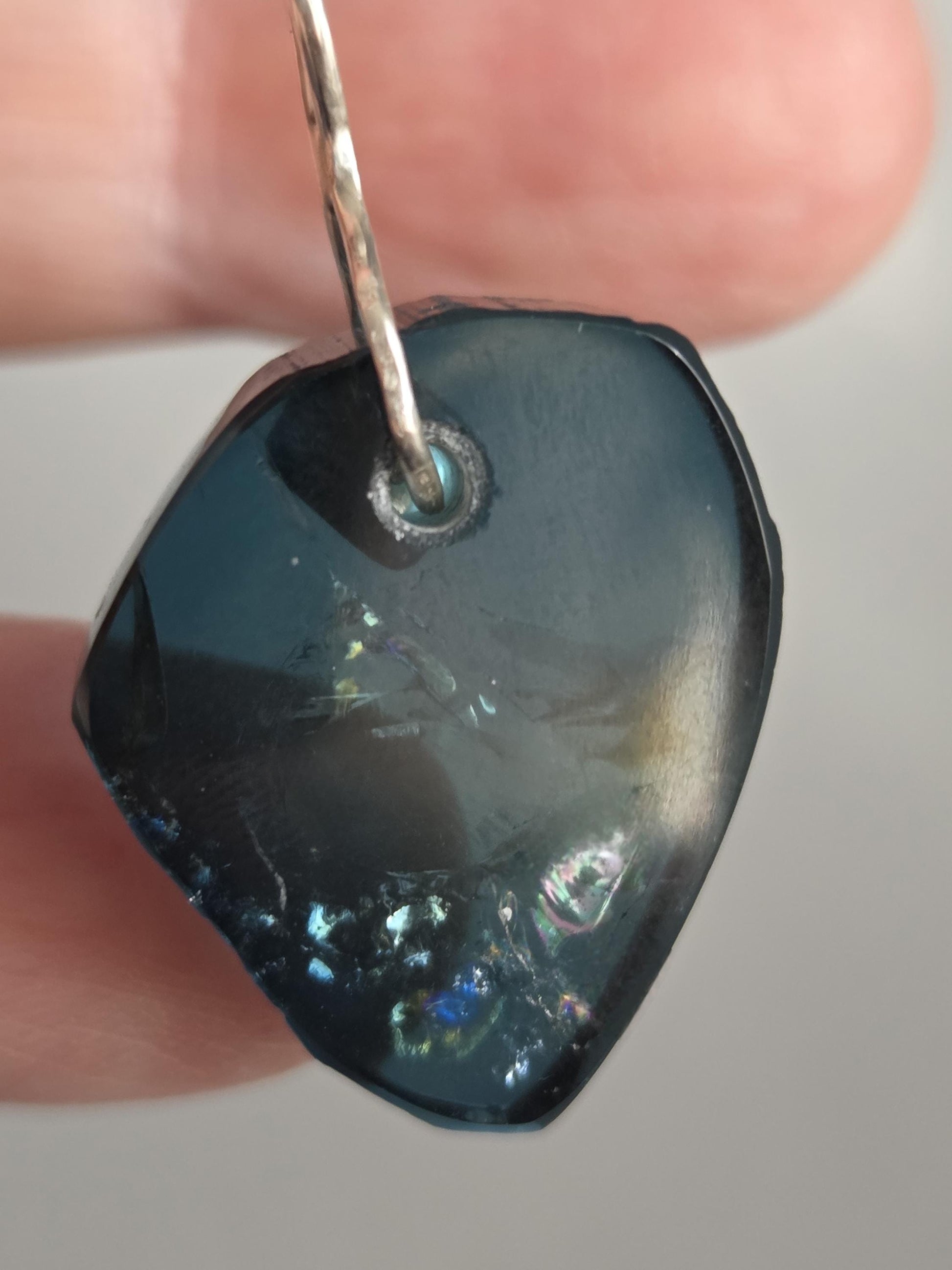 Turmalin blau Indigolith Indigolith Rohstein Scheibe Anhänger, an 925er Silber Öse, an verstellbarem Lederband