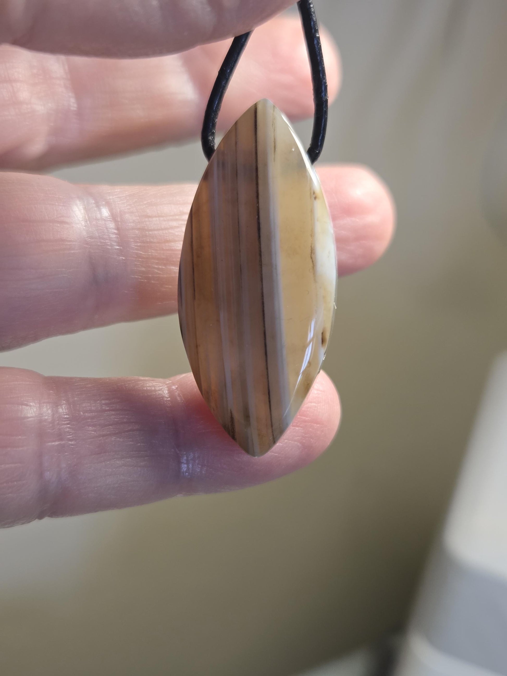 Botswana Achat gebändert Navette förmig Anhänger, 38 x 18 x 11 mm, gebohrt, an verstellbarem Lederband
