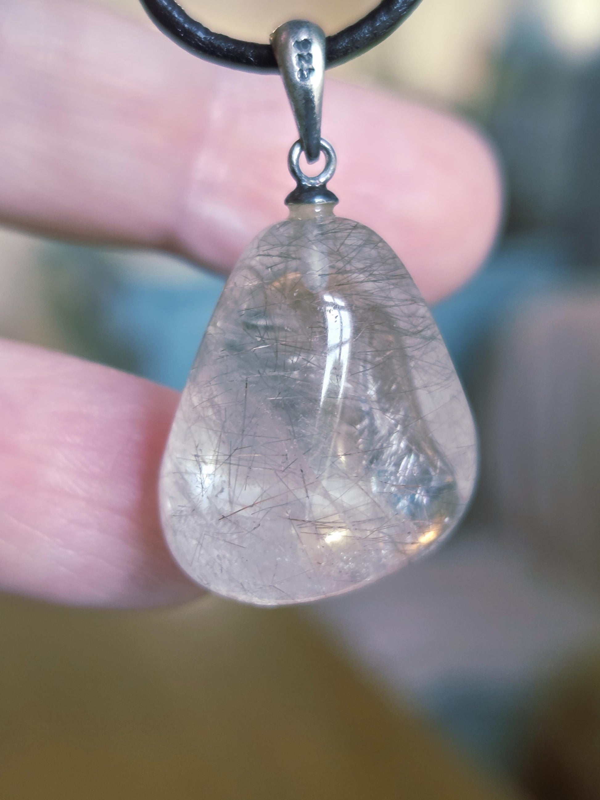 Gold Rutil Quarz, Rutilquarz Goldrutilquarz Anhänger, mit 925erSilberÖse, an verstellbarem Lederband