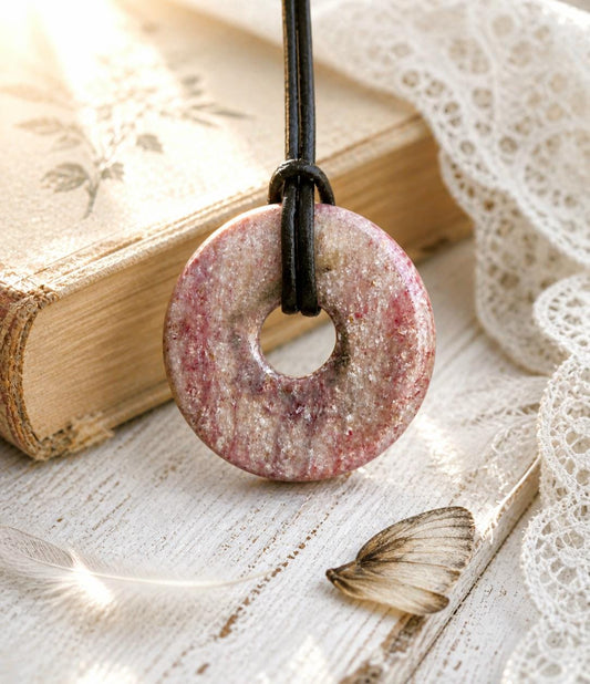 Piemont Quarz mit Stilbit Anteilen Donut Anhänger, 30 x 6 mm, an verstellbarem Lederband