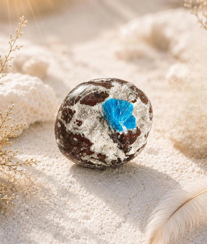 Rarität Cavansit Cavansite, mit Kristall drusy, Neuseeland, Sammlerstein, 30 x 28 x 25 mm, 23,11 g., 115,60 ct