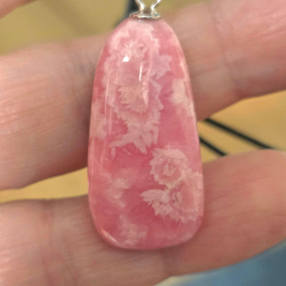 Rhodochrosit Anhänger, an 925er Silber Öse, an verstellbarem Lederband, Boho , Rosa Naturstein Kette , Heilstein, Herzöffnung & Selbstliebe