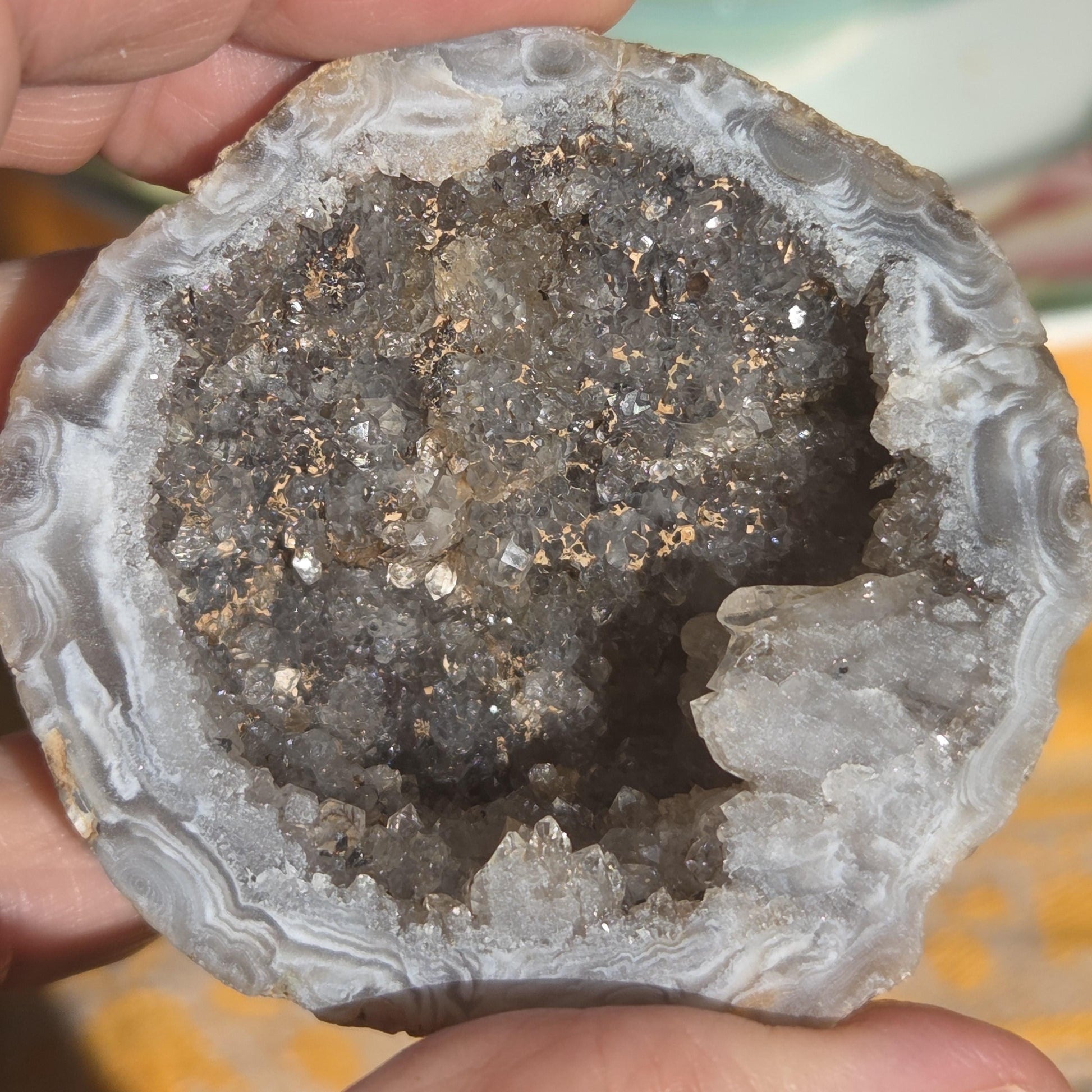 Große Achat Kristall Druse, Nuss Geode, 57 x 55 x 40 mm, 64,12 g., 329,60 ct., Sammlerstein, Heilstein zum Auflegen, Halb Geode