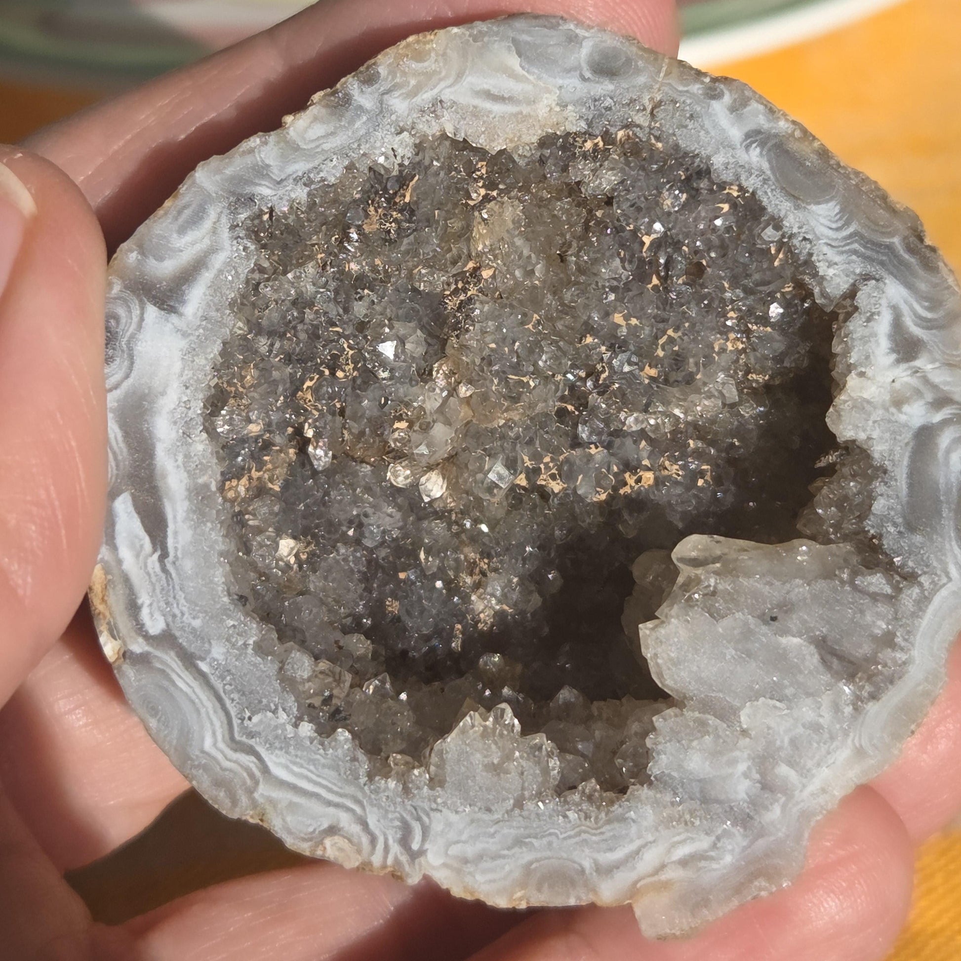 Große Achat Kristall Druse, Nuss Geode, 57 x 55 x 40 mm, 64,12 g., 329,60 ct., Sammlerstein, Heilstein zum Auflegen, Halb Geode