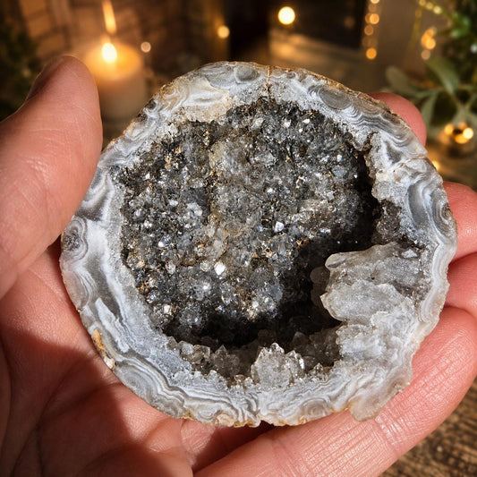 Große Achat Kristall Druse, Nuss Geode, 57 x 55 x 40 mm, 64,12 g., 329,60 ct., Sammlerstein, Heilstein zum Auflegen, Halb Geode
