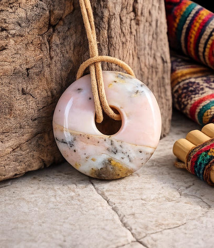 Opal aus Peru rosa Andenopal Donut Anhänger, 30 x 7 mm, gebohrt, an verstellbarem Lederband, rosa Opal, pink Opal Peru