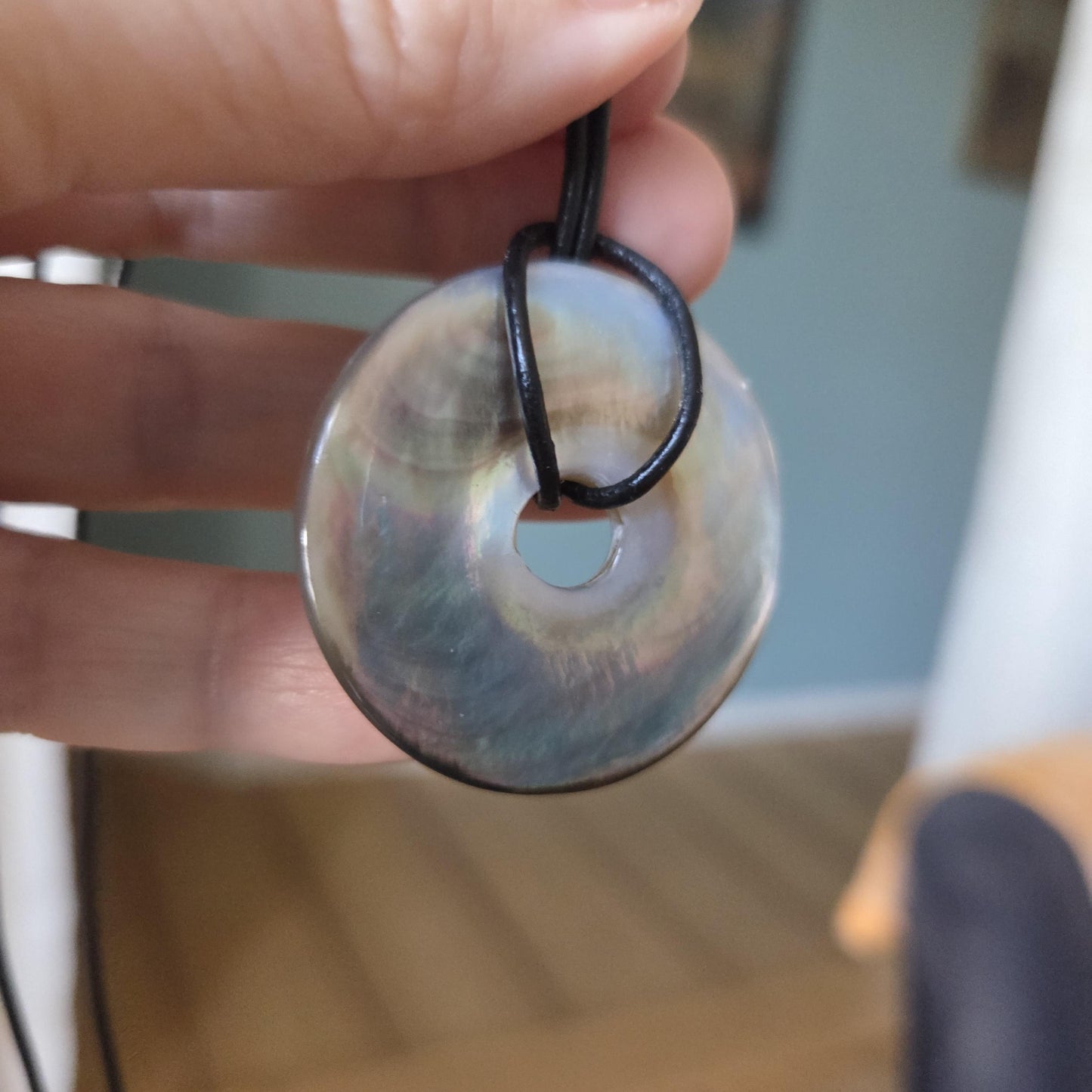 Dunkele Perlmutt Abalone Muschel, See Opal, Donut Anhänger, 40 x 5 mm, an verstellbarem Lederband