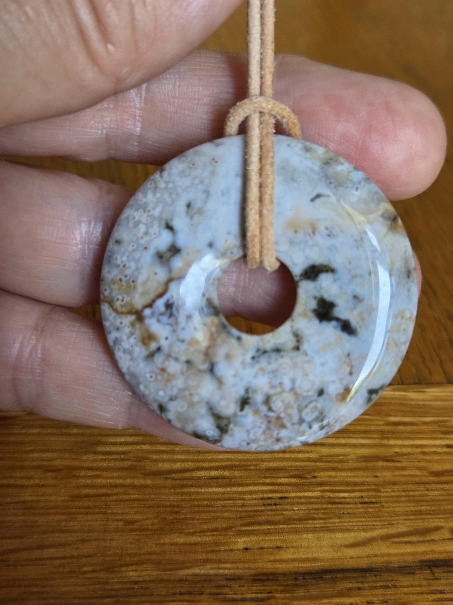 Ozean Jaspis, Ocean Jasper, Ozeanjaspis Donut Anhänger, 40 x 6 mm, gebohrt, an verstellbarem Lederband