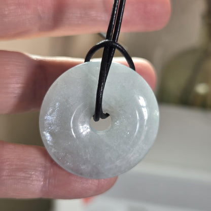 Aquamarin Anhänger, Donut an verstellbarem Lederband, 33 x 6 mm