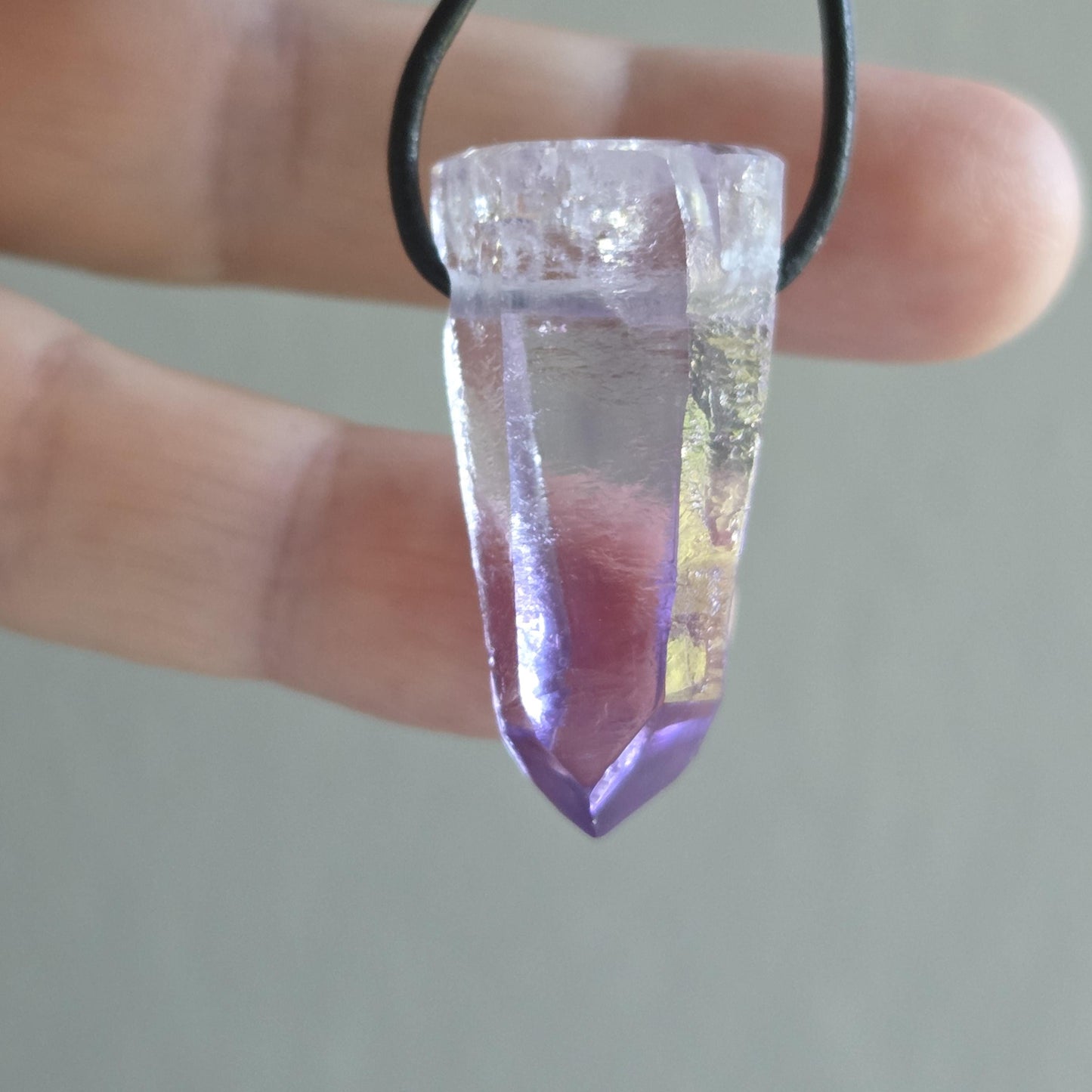 Erstklassiger Vera Cruz Amethyst Kristall Spitze Rohstein Healing Crystal mit yin code, Heilkristall , gebohrt an verstellbarem Lederband