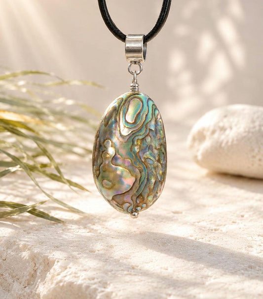 Abalone Perlmutt Muschel, Paua Seeohr, See Opal Silber Anhänger, 40 x 17 x 7 mm, an verstellbarem Lederband
