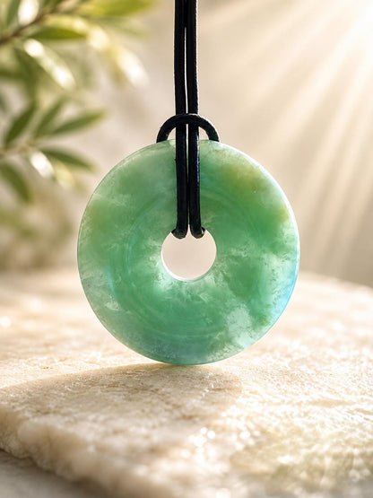 Chrysopras Donut Anhänger, 35 x 7 mm, an verstellbarem Lederband, Chrysoprase pedant
