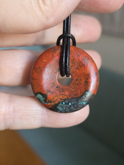 Sonora Sunrise Donut Zarinit Anhänger 30 x 7 mm, an verstellbarem Lederband