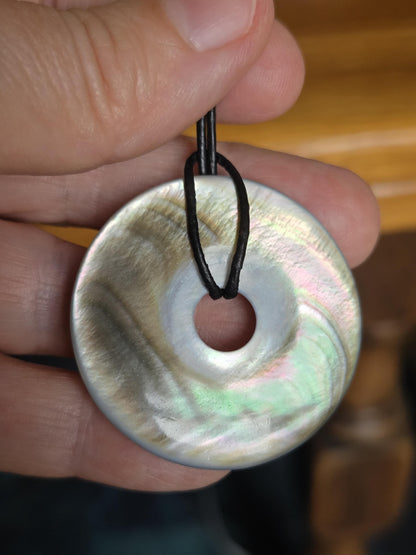 Dunkele Perlmutt Abalone Muschel, See Opal, Donut Anhänger, 40 x 5 mm, an verstellbarem Lederband
