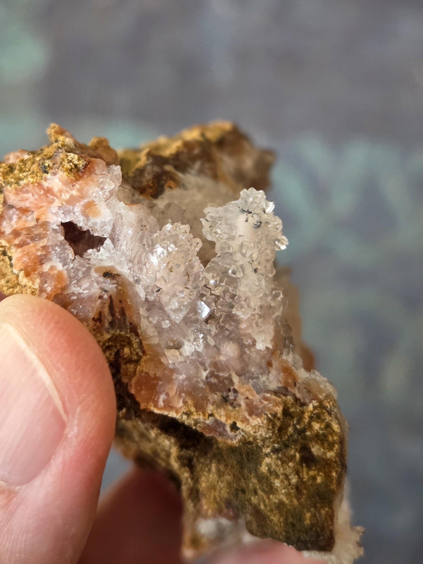 Pink rosa Amethyst Druse Knollemit Chalcedon, Stufe selten! 65 x 56 x 45 mm, Atlasgebirge Marokko