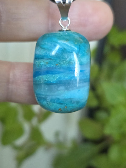 Traumhafter Atacama Opal aus Chile, Anhänger, 37 x 18 x 17 mm, an 925er Silberöse, an verstellbarem Lederband