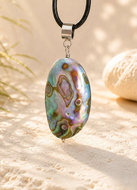 Abalone Perlmutt Muschel, Paua Seeohr, See Opal Silber Anhänger 45 x 20 x 12 mm, an verstellbarem Lederband, Kunsthandwerk, Designer Schmuck