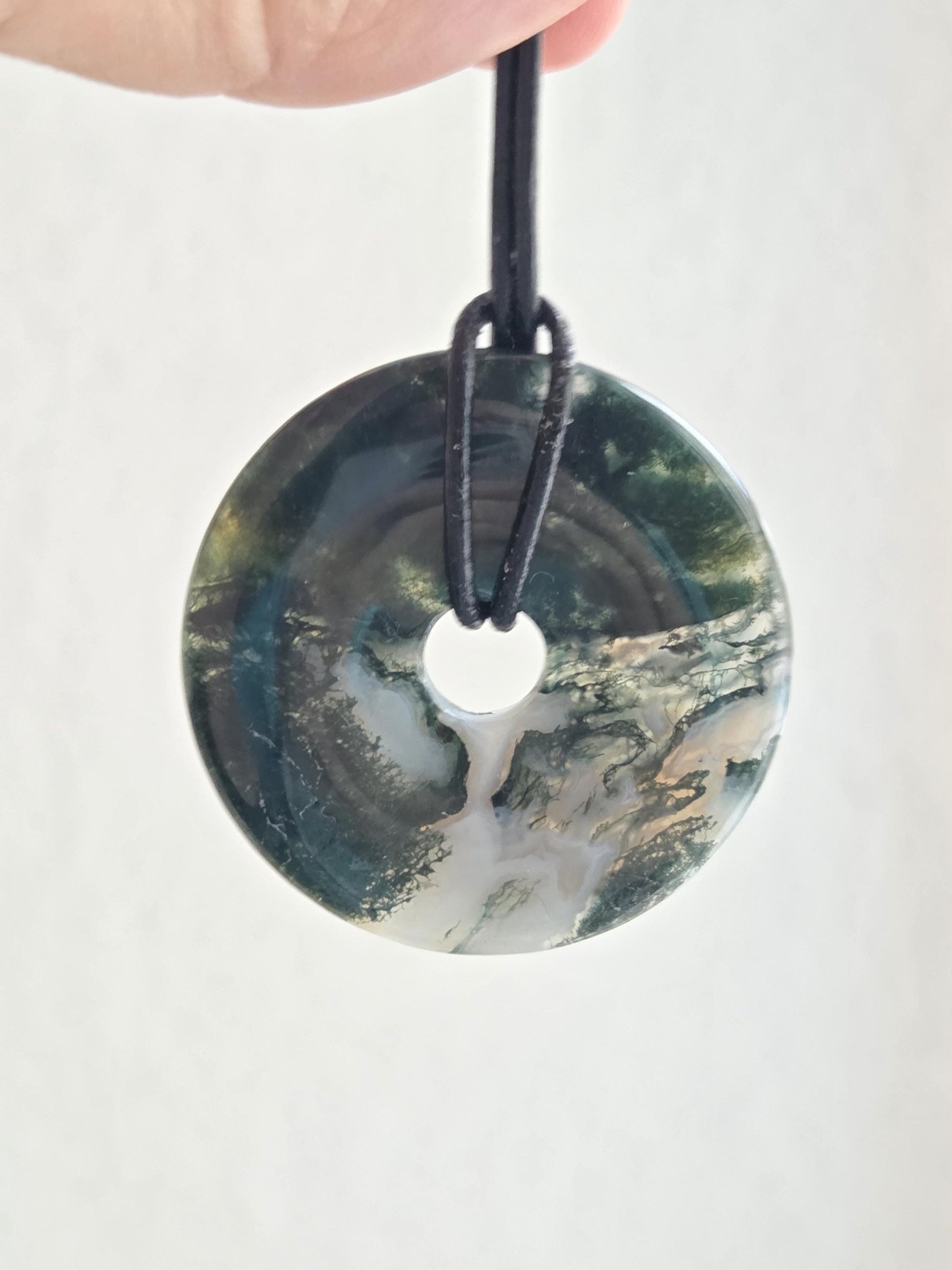 Mystischer Moosachat Donut, Moosachat in drusy Quarz Anhänger, 40 x 7 mm, an verstellbarem Lederband