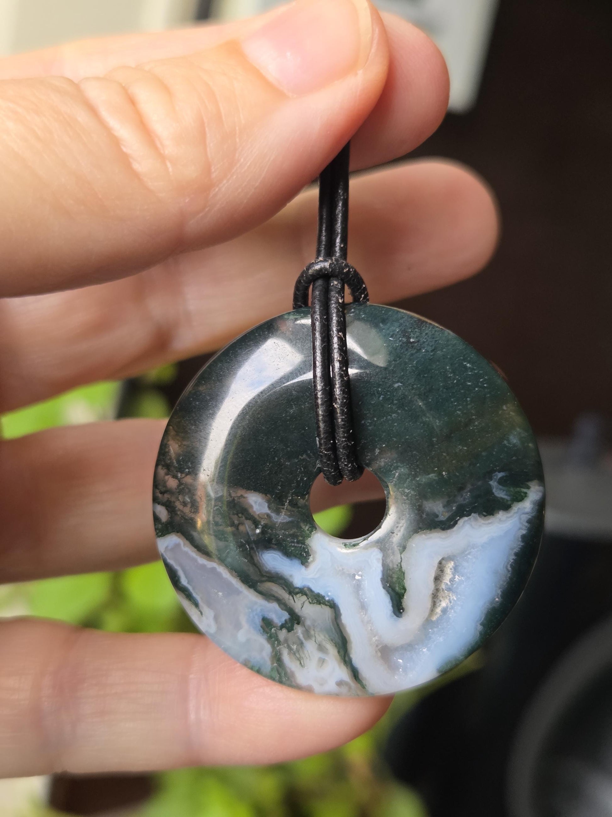Mystischer Moosachat Donut, Moosachat in drusy Quarz Anhänger, 40 x 7 mm, an verstellbarem Lederband