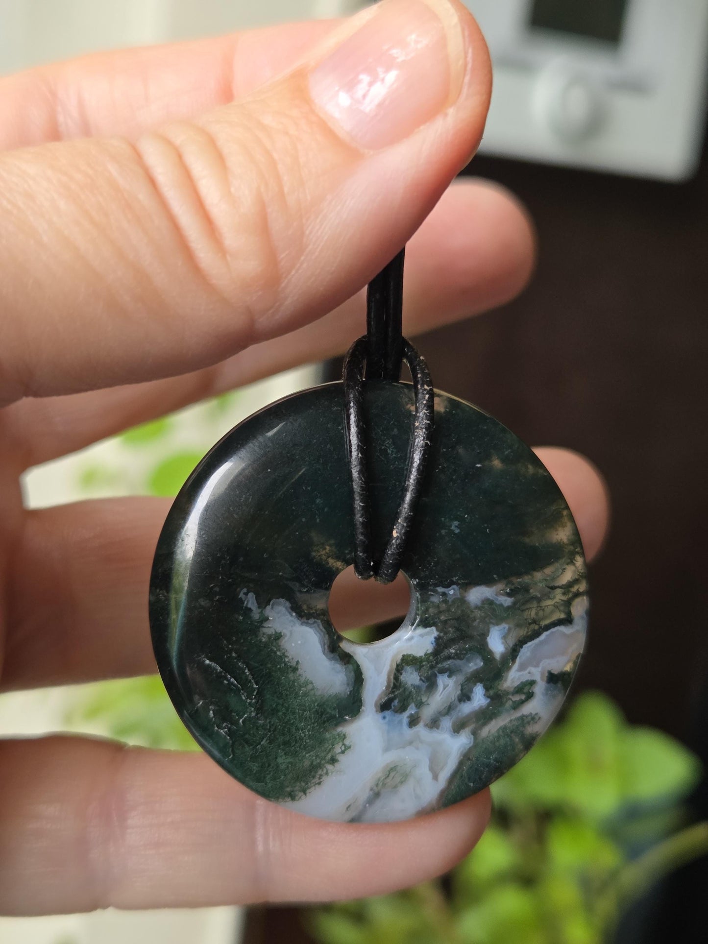 Mystischer Moosachat Donut, Moosachat in drusy Quarz Anhänger, 40 x 7 mm, an verstellbarem Lederband