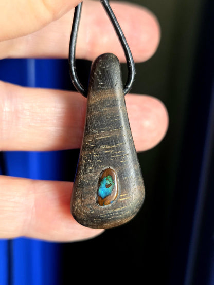 Ebenholz mit Boulder Opal, Opal Holz Anhänger, 40 x 17 x 8 mm, gebohrt, an verstellbarem Lederband Baumperle Baumperlen
