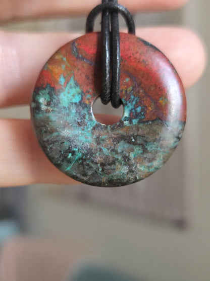 Sonora Sunrise Donut Zarinit Anhänger 30 x 7 mm, an verstellbarem Lederband
