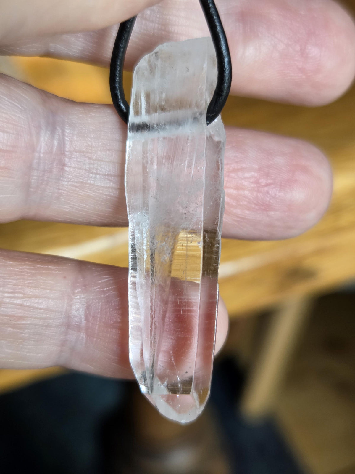 Magischer Lemuria lemurischer Kristall mit Yin Code, Kristallspitze Anhänger, 46 x 12 x 10 mm, gebohrt, an verstellbarem Lederband