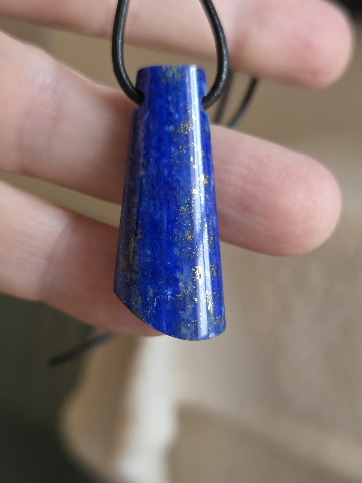 Lapislazuli Lapis Lazuli Anhänger, Stein der Engel, 37 x 15 x 7 mm, gebohrt, an verstellbarem Lederband