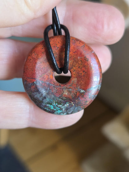 Sonora Sunrise Donut Zarinit Anhänger 30 x 7 mm, an verstellbarem Lederband
