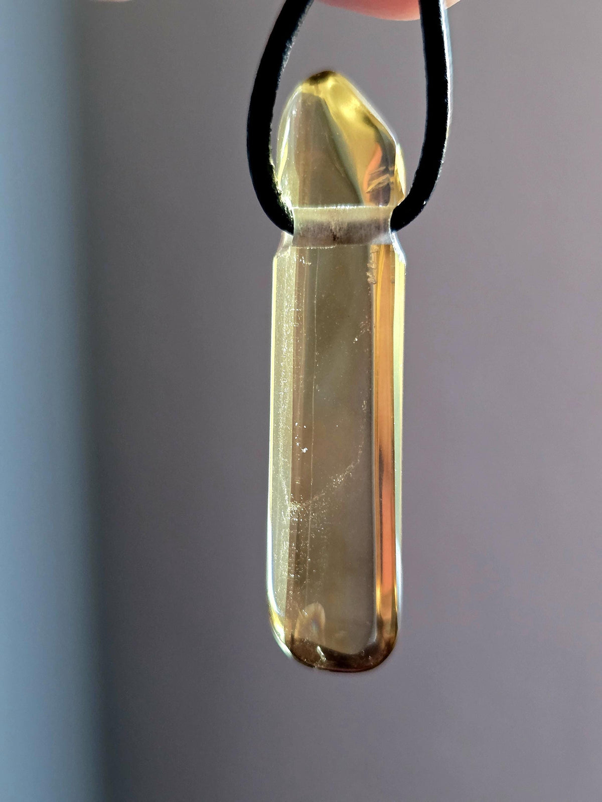 Citrin Kristall unbehandelt ungebrannt Citrin Spitze, 45 x 11 x 8 mm, gebohrt, an verstellbarem Lederband