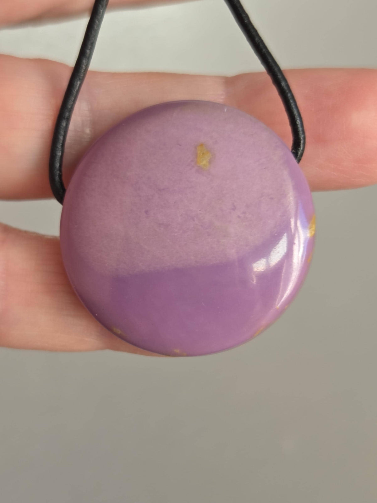 Rarität Phosphosiderit aus der Atacama Wüste Chile, Anhänger, 31 x 31 x 8 mm, gebohrt, an verstellbarem Lederband