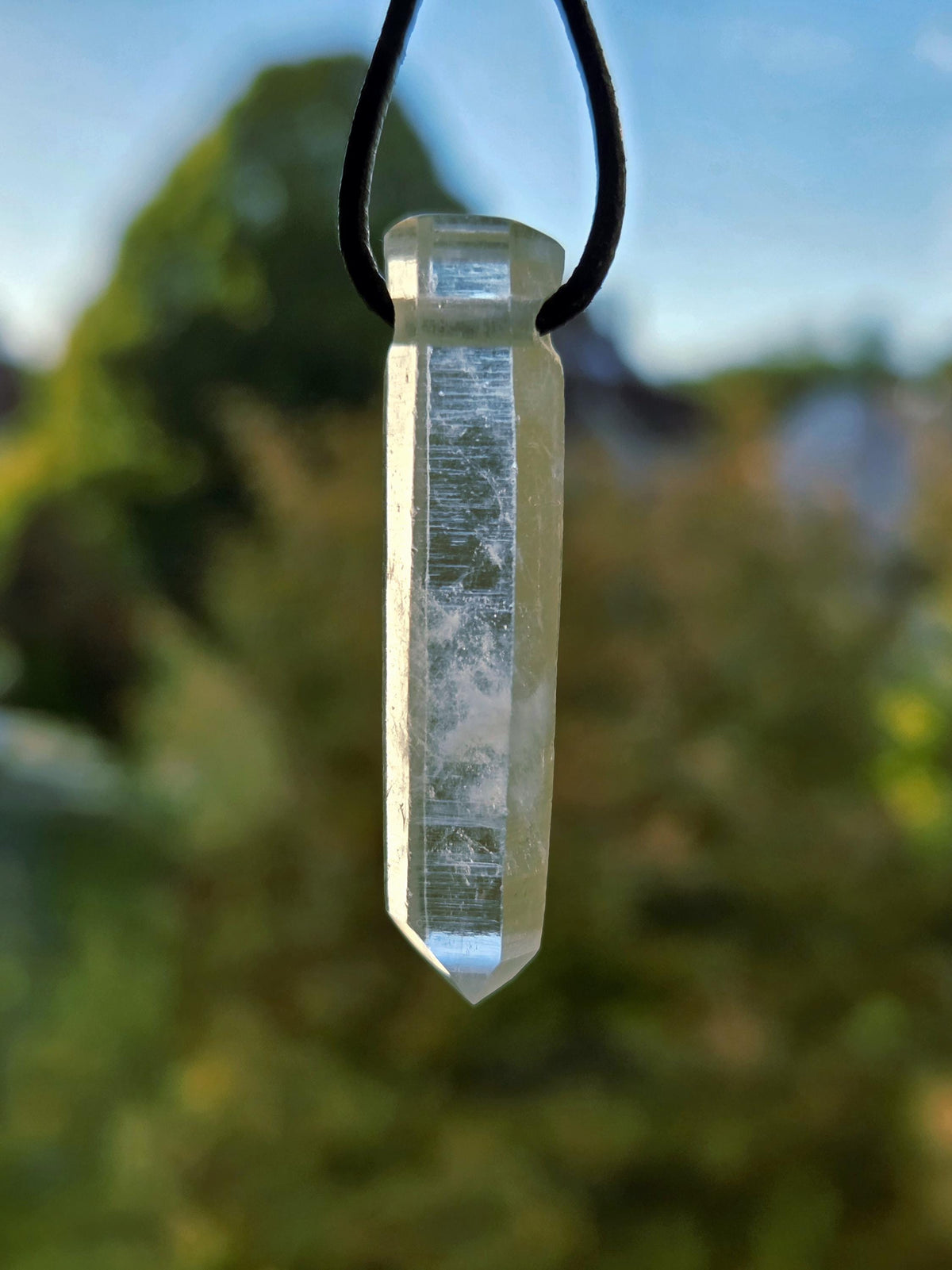 Magischer Lemuria lemurischer Kristall mit Yin Code, Kristallspitze Anhänger, 44 x 11 x 10 mm, gebohrt, an verstellbarem Lederband