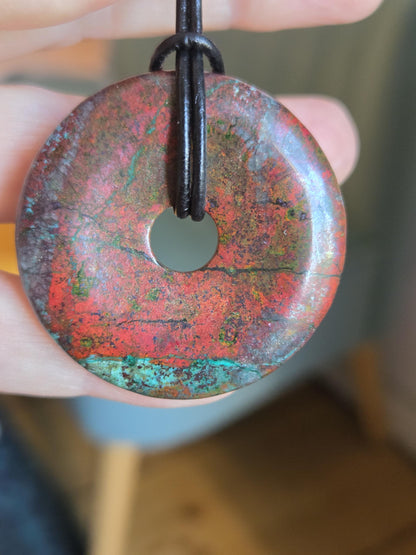 Sonora Sunrise Donut Zarinit Anhänger 40 x 8 mm, an verstellbarem Lederband