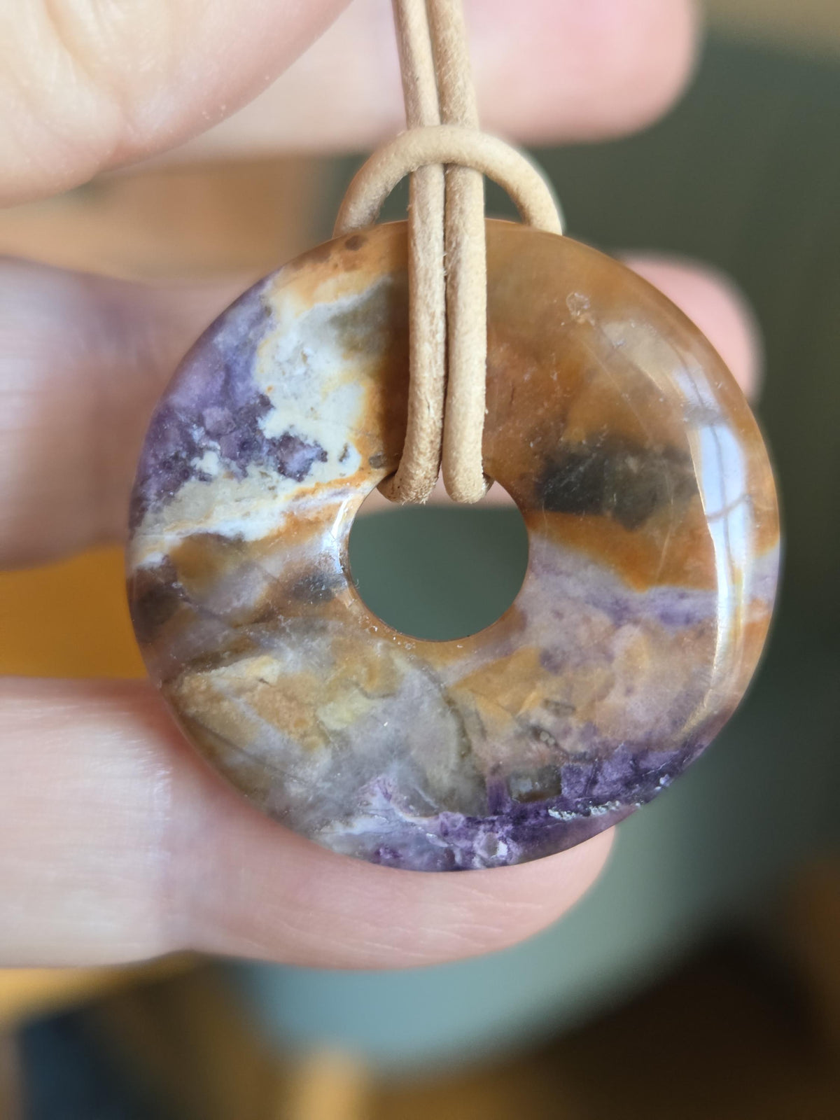 Fluorit Opal Tiffany Stone Donut Anhänger, 30 x 7 mm, an verstellbarem Lederband