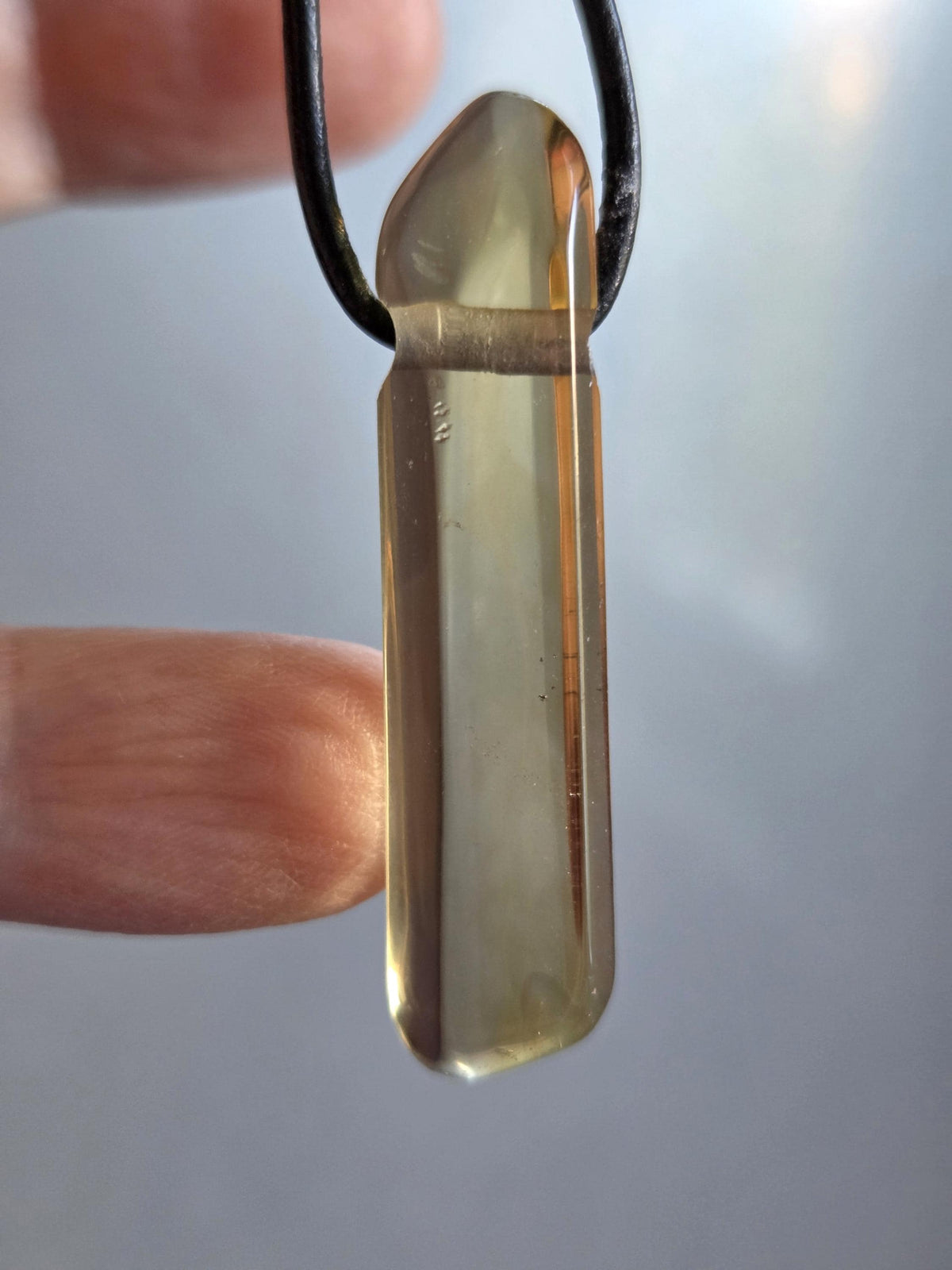 Citrin Kristall unbehandelt ungebrannt Citrin Spitze, 45 x 11 x 8 mm, gebohrt, an verstellbarem Lederband