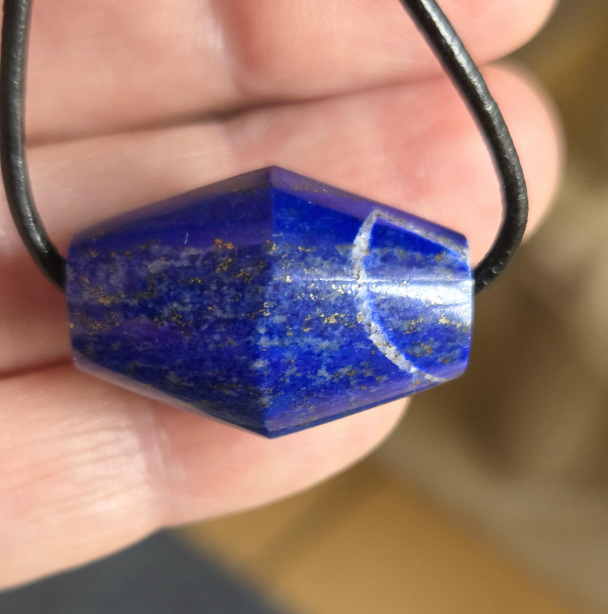 Lapislazuli Lapis Lazuli Tönnchen Anhänger, Stein der Engel, 18 x 26 mm, gebohrt, an verstellbarem Lederband