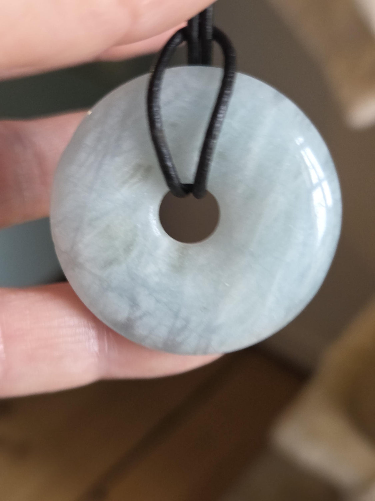 Aquamarin Anhänger, Donut an verstellbarem Lederband, 38 x 8 mm