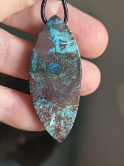 Shattuckit Navette förmig Anhänger, 50 x 21 x 5 mm, gebohrt, an verstellbarem Lederband, Hals Chakra, Meditation