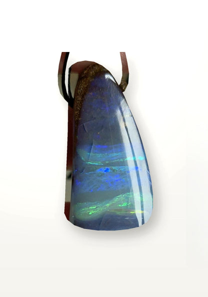 Boulder Opal Boulderopal Anhänger, 37 x 20 x 12 mm, an verstellbarem Lederband, blauer Kristall, flashfire Opal aus Winton Australien
