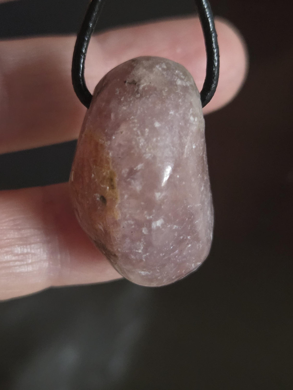 Bicolor Turmalin rot rosa gelb Turmalin, Rubellit, Trommelstein Anhänger, 30 x 21 x 21 mm, gebohrt, an verstellbarem Lederband
