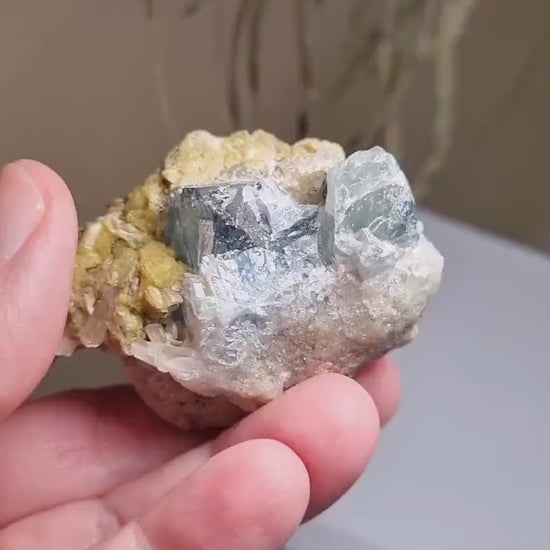 Apatit Kristall Stufe Rohstein, Apatit mit Stilbit und Bergkristall, Erzgebirge